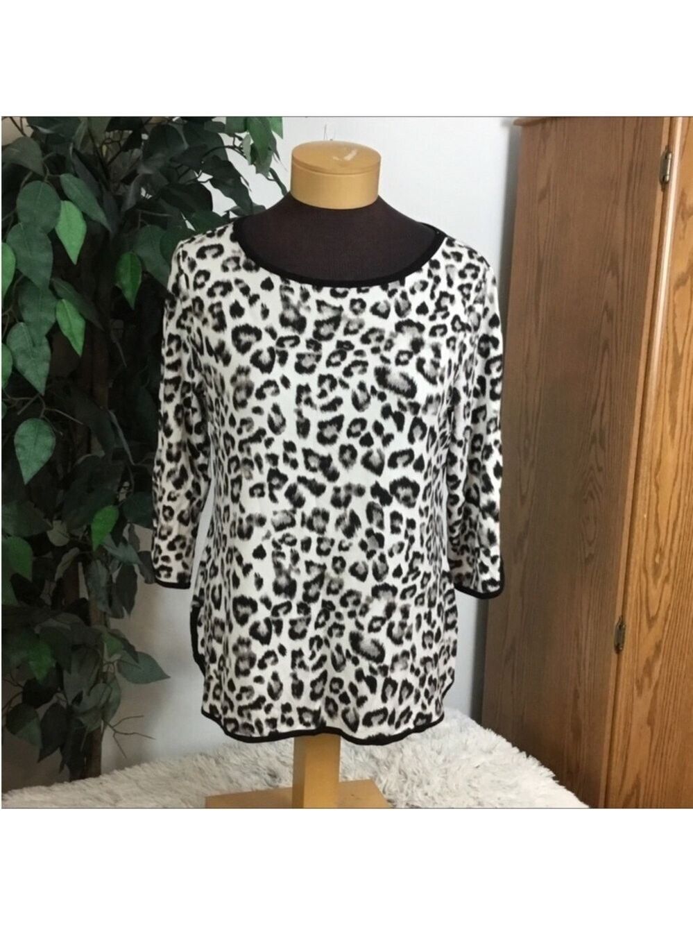 Chico’s Torre top Womans size 1 (Med/size 8) leopard print 3/4 sleeve